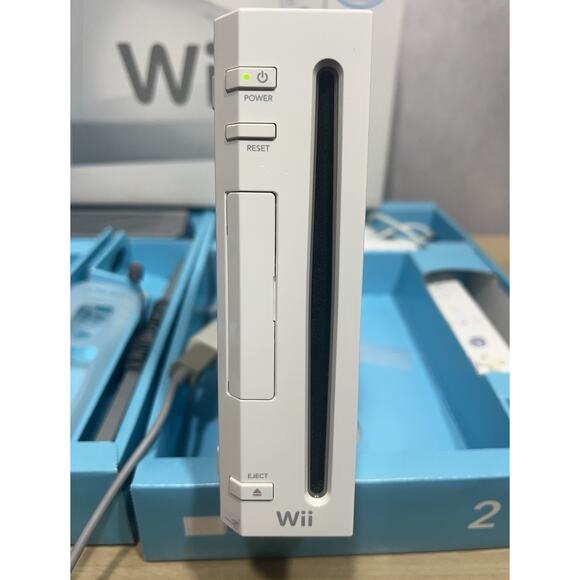Nintendo Wii Retro Console RVL-001 Bundle ( READ DESCRIPTION FOR MORE DETAILS ) - Picture 5 of 10